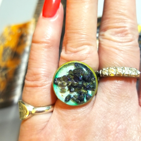 MzMax Resin Designs Trapped Natural Lavender Ring - Picture 8 of 9